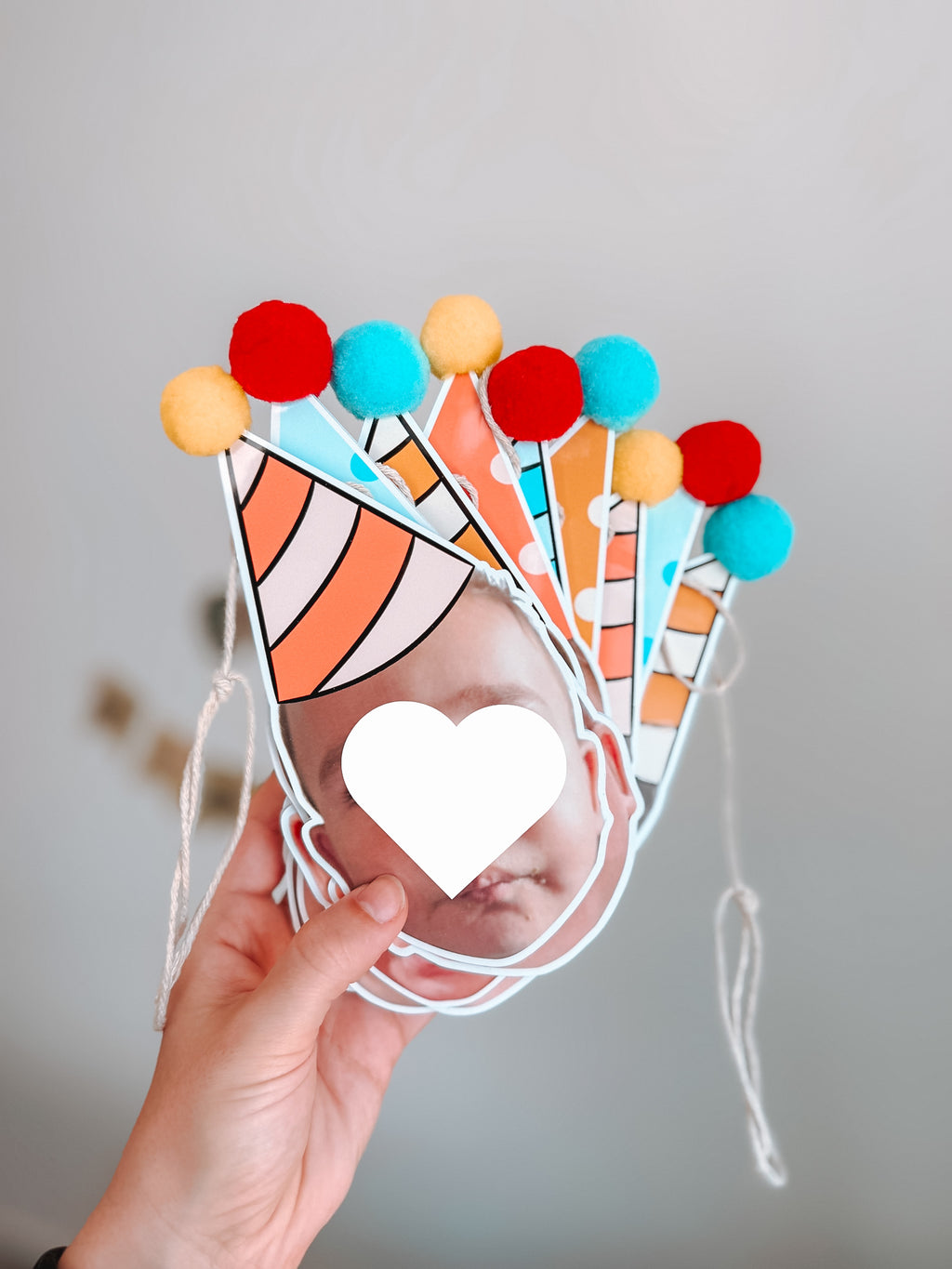 Pompom carinhas | Bandeirola