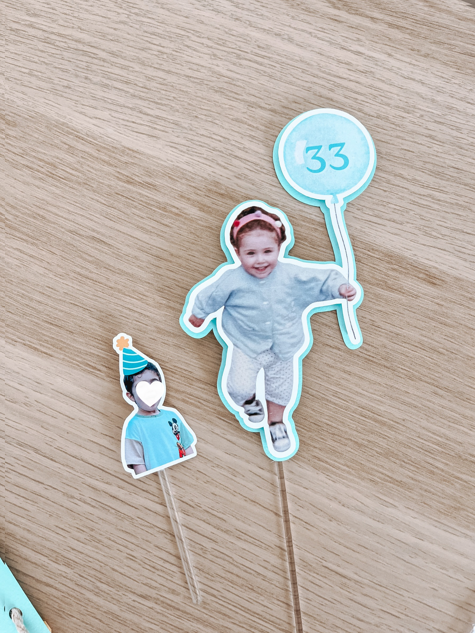 Nostálgia | KIT bandeirola, mini toppers e topo de bolo