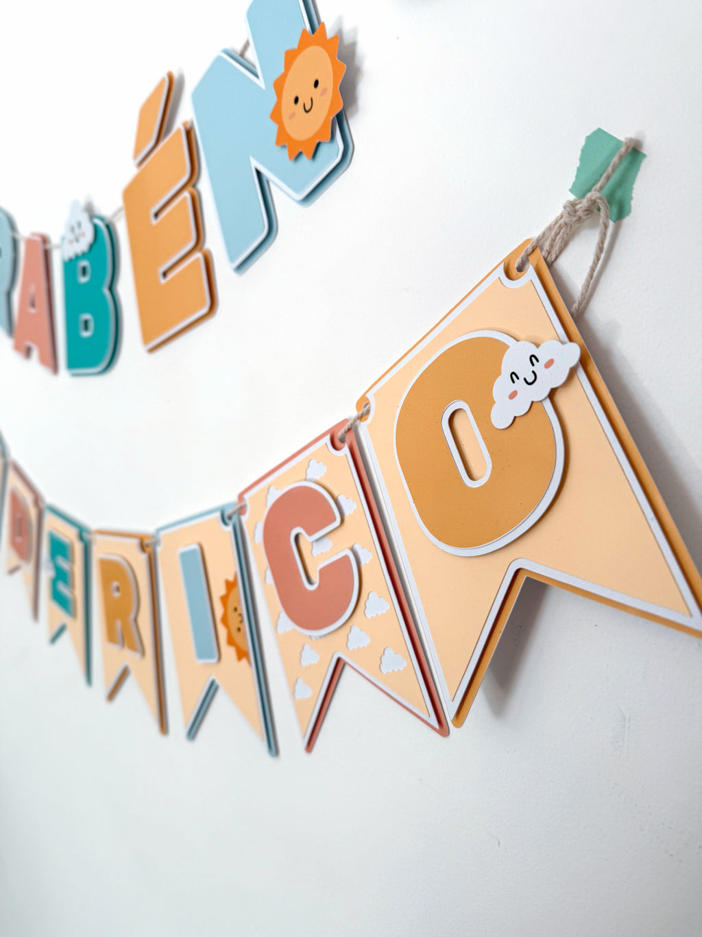 Sol e nuvens fofinhos | Bandeirola nome