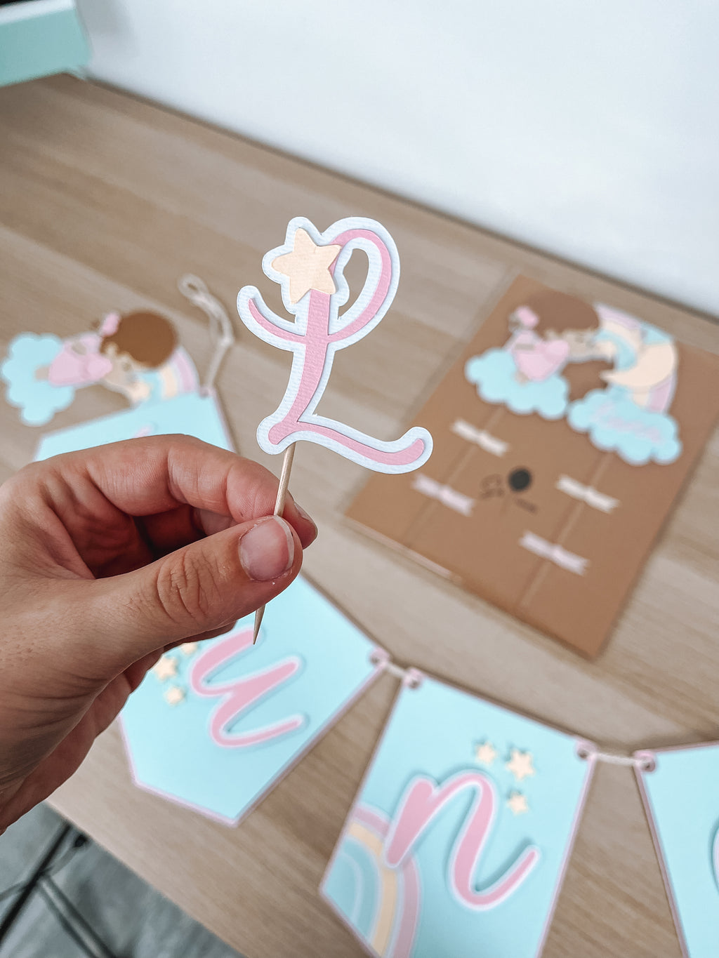 Menina lua e arco íris | Mini toppers tema