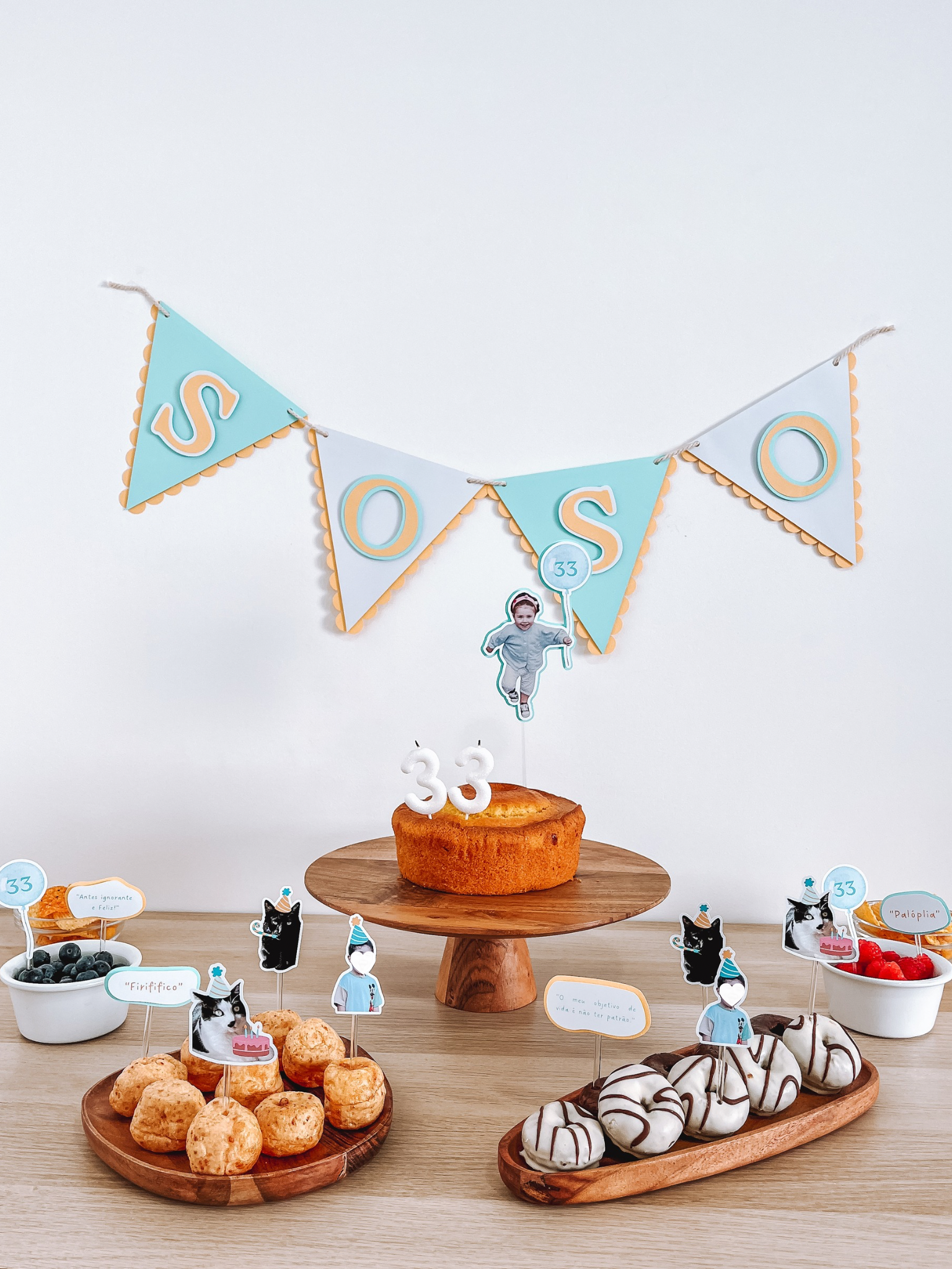 Nostálgia | KIT bandeirola, mini toppers e topo de bolo