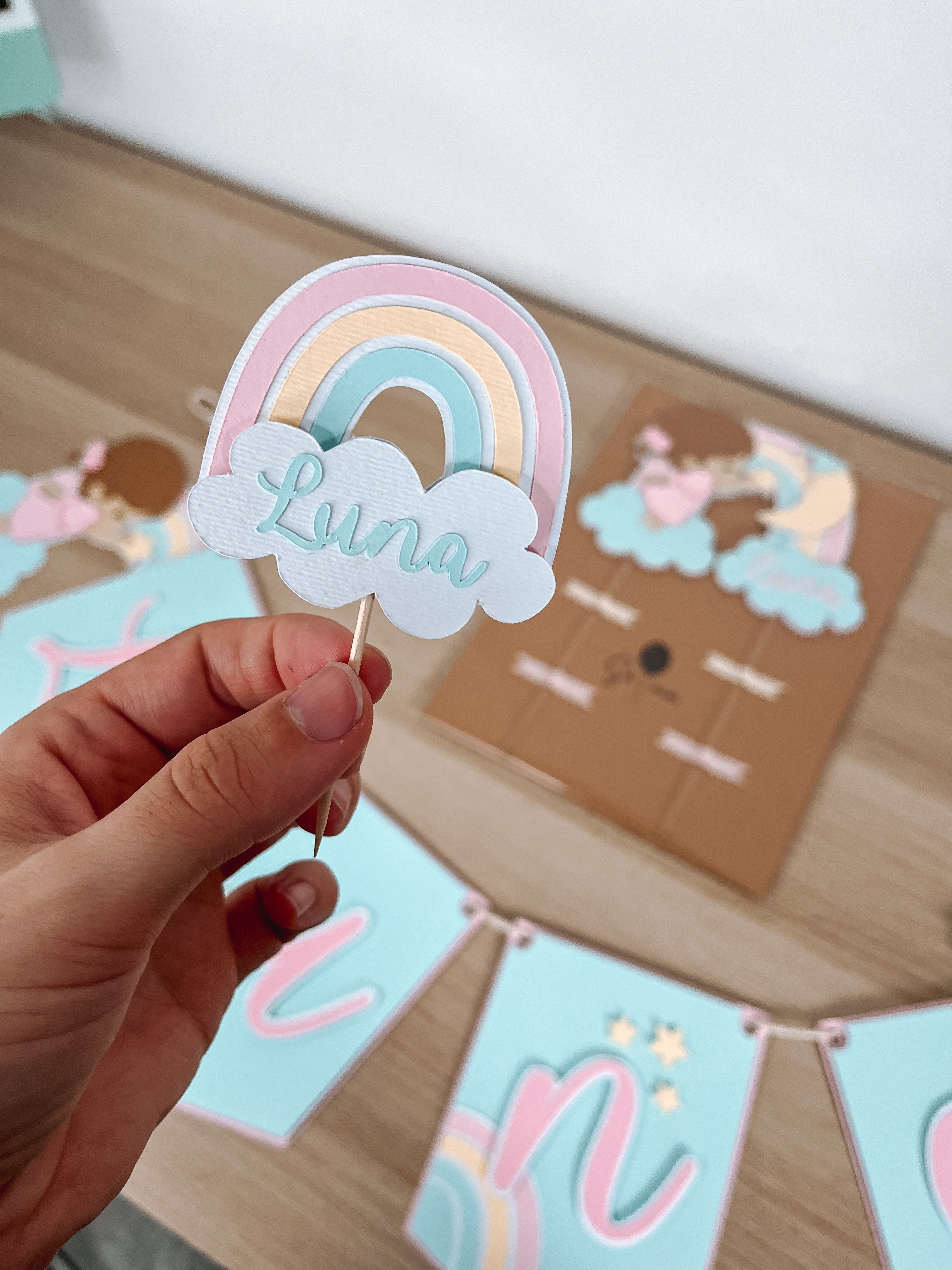 Menina lua e arco íris | Mini toppers tema