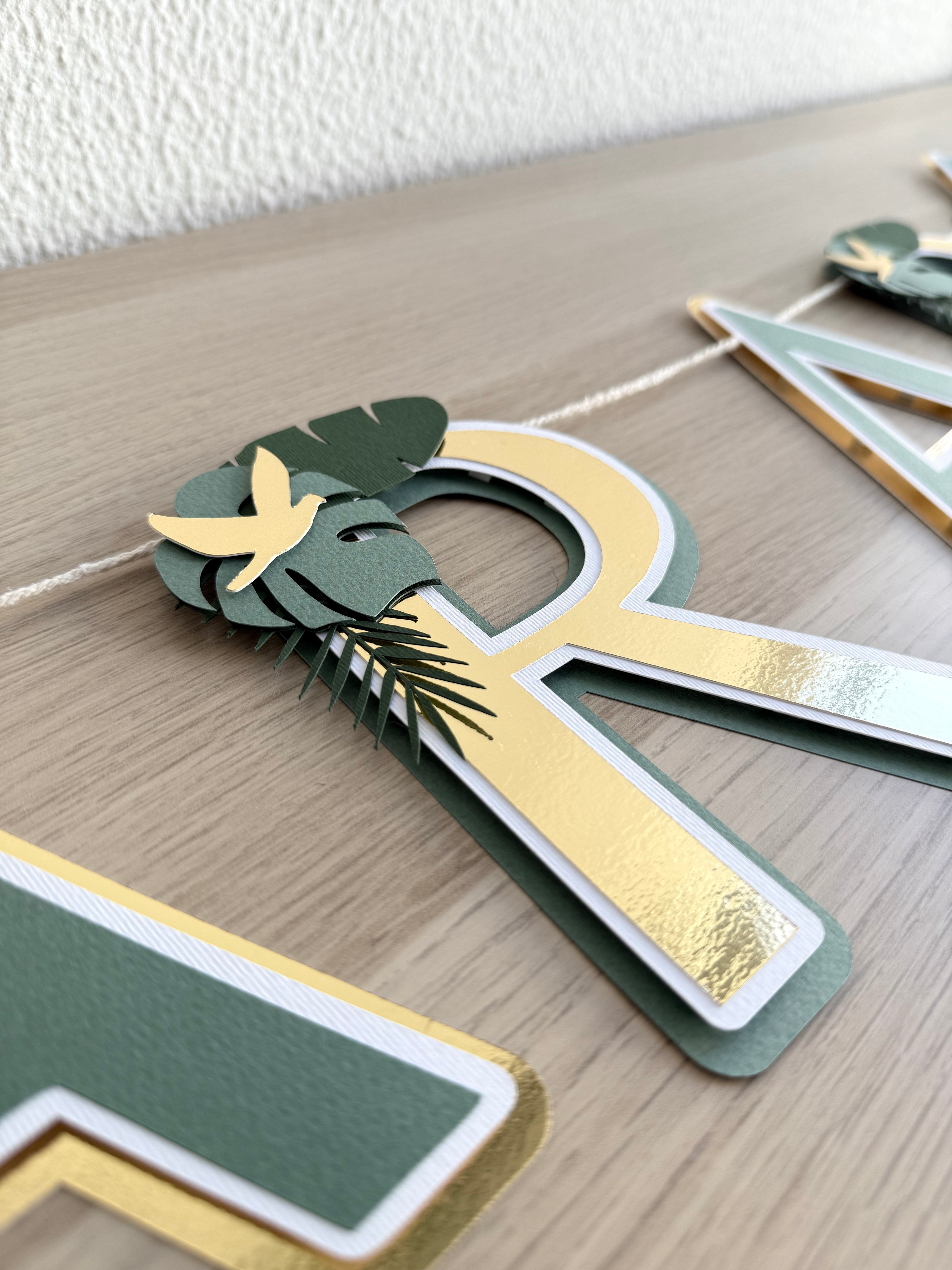 Animais gold | Bandeirola parabéns