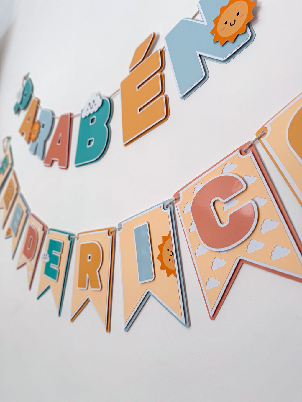 Sol e nuvens fofinhos | Bandeirola nome