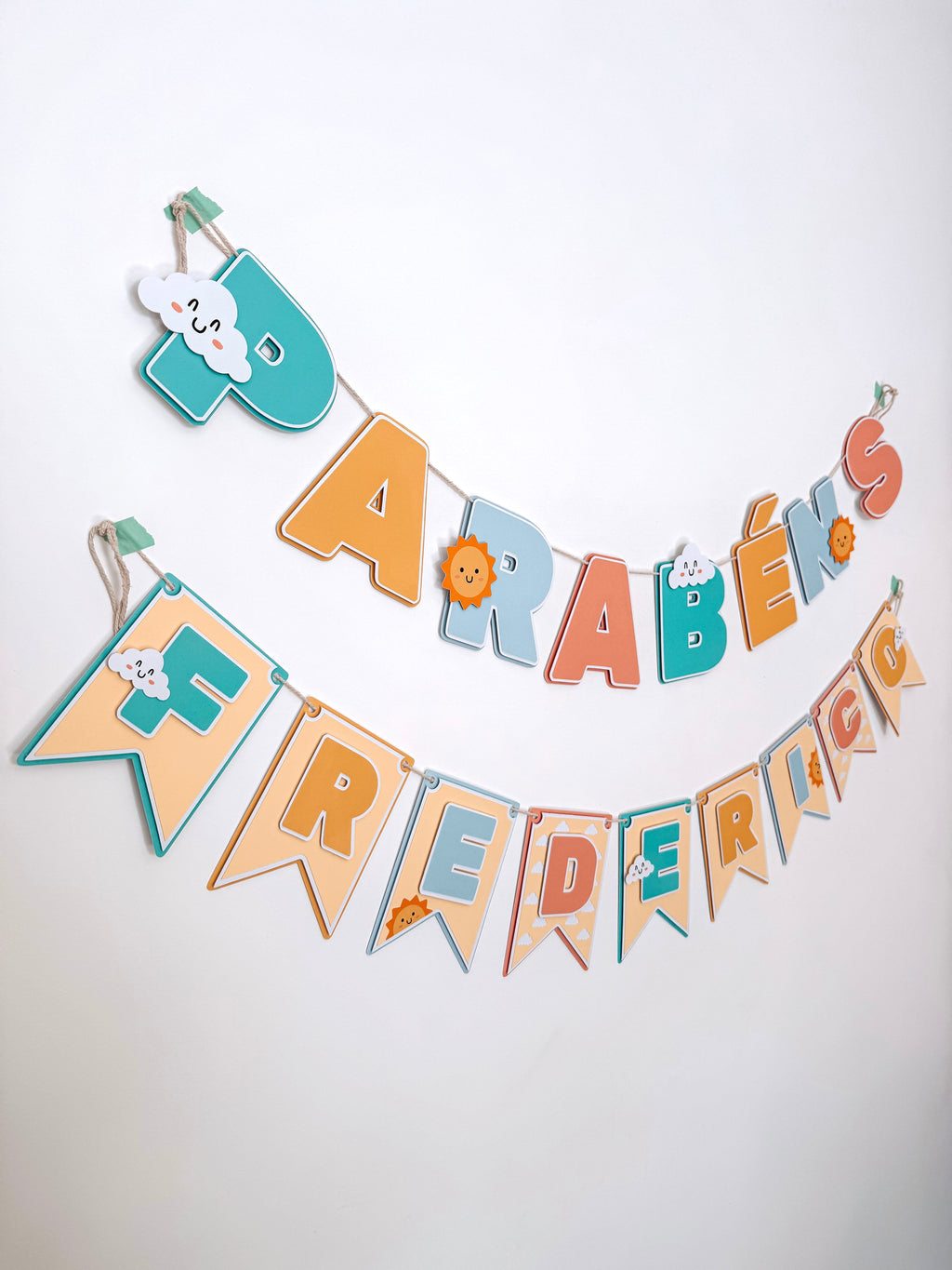 Sol e nuvens fofinhos | Bandeirola nome