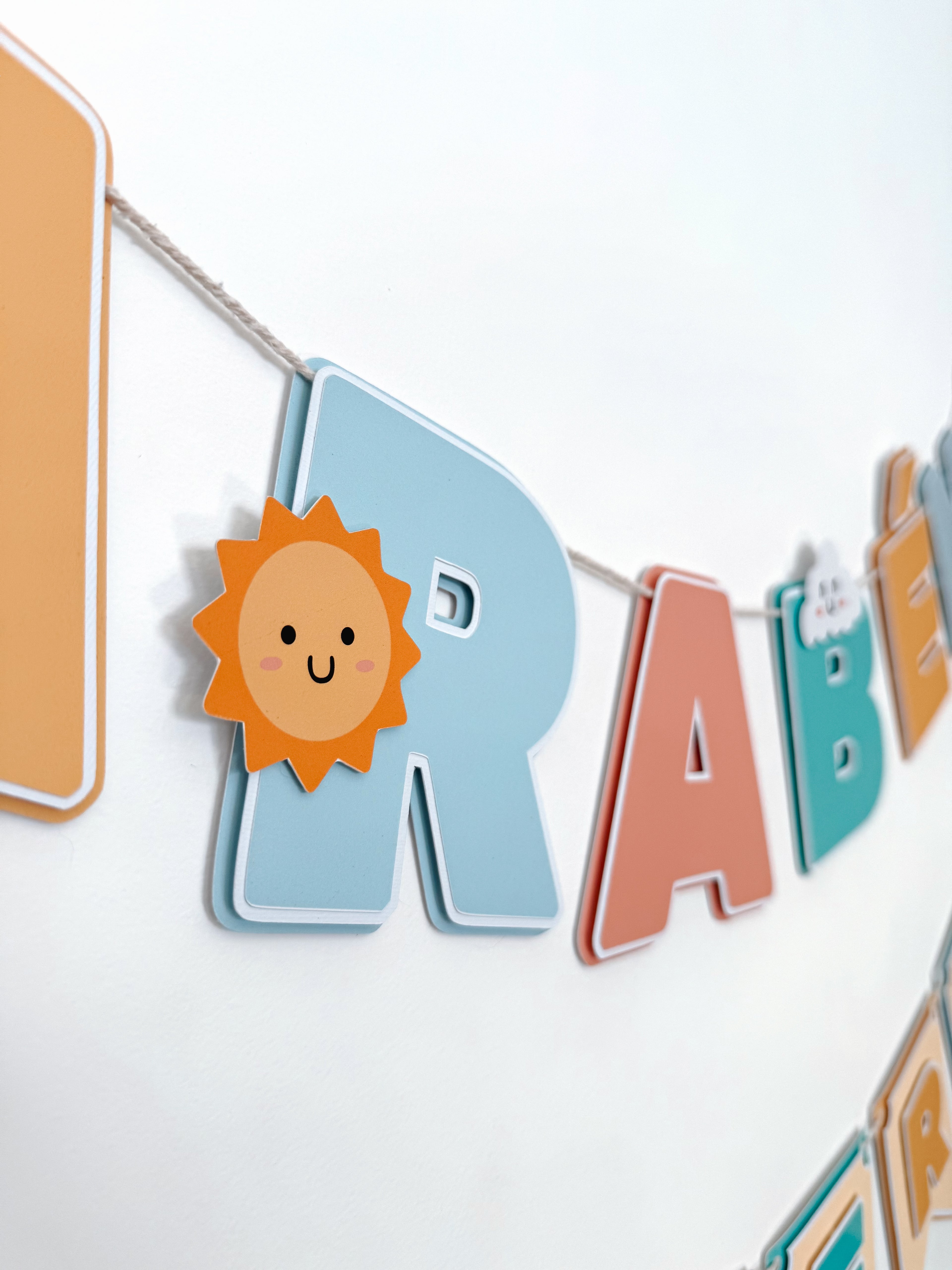 Sol e núvens fofinhos | Bandeirola parabéns