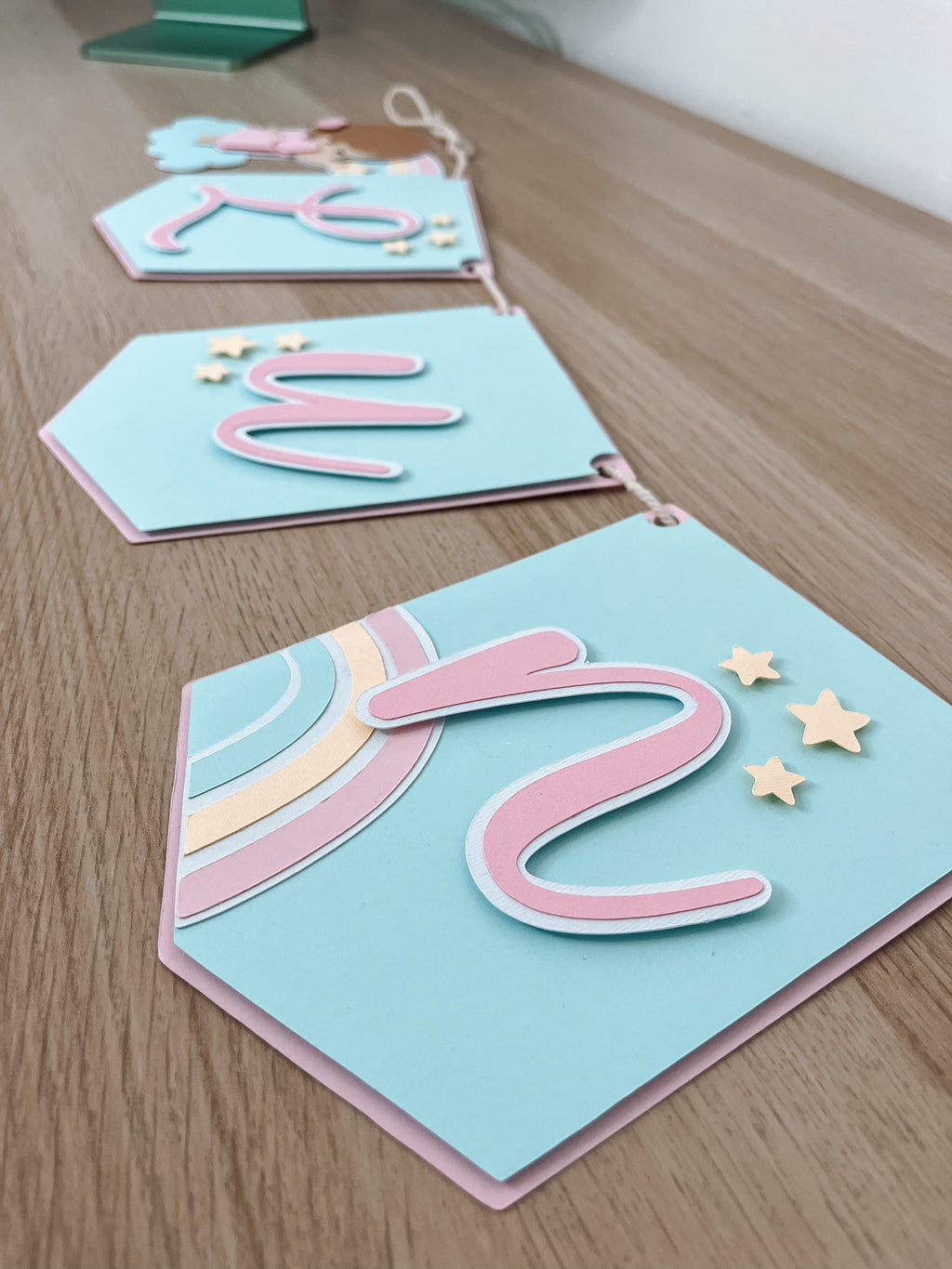 Menina lua e arco íris | Bandeirola nome