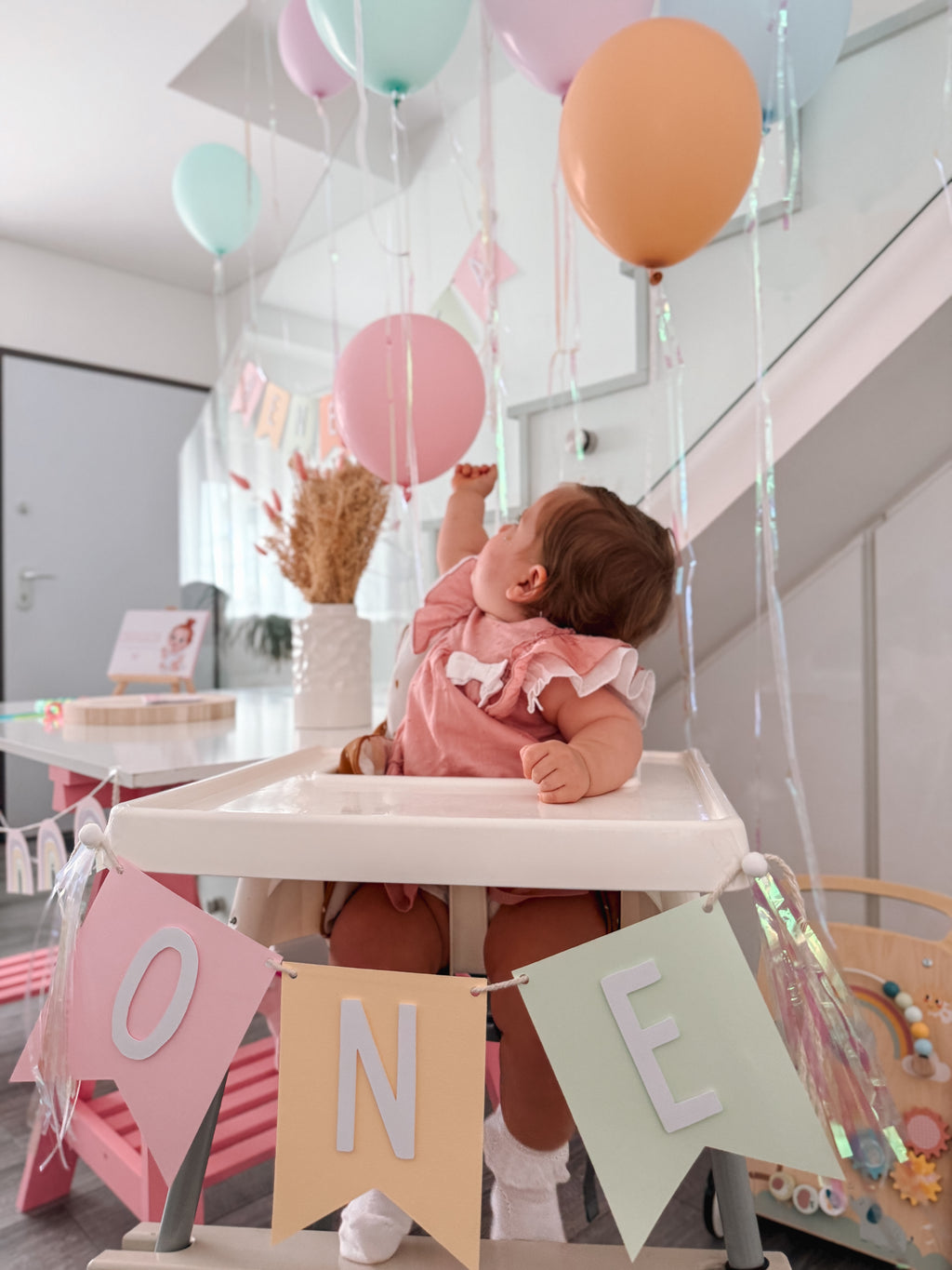 Arco íris minimal | Bandeirola cadeira de refeição