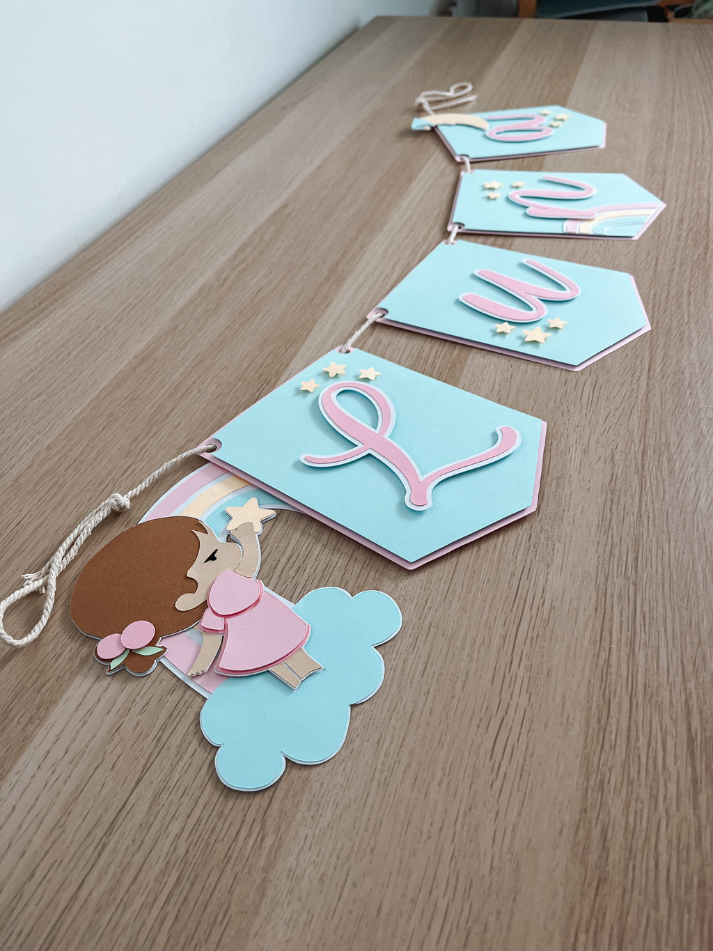 Menina lua e arco íris | Bandeirola nome