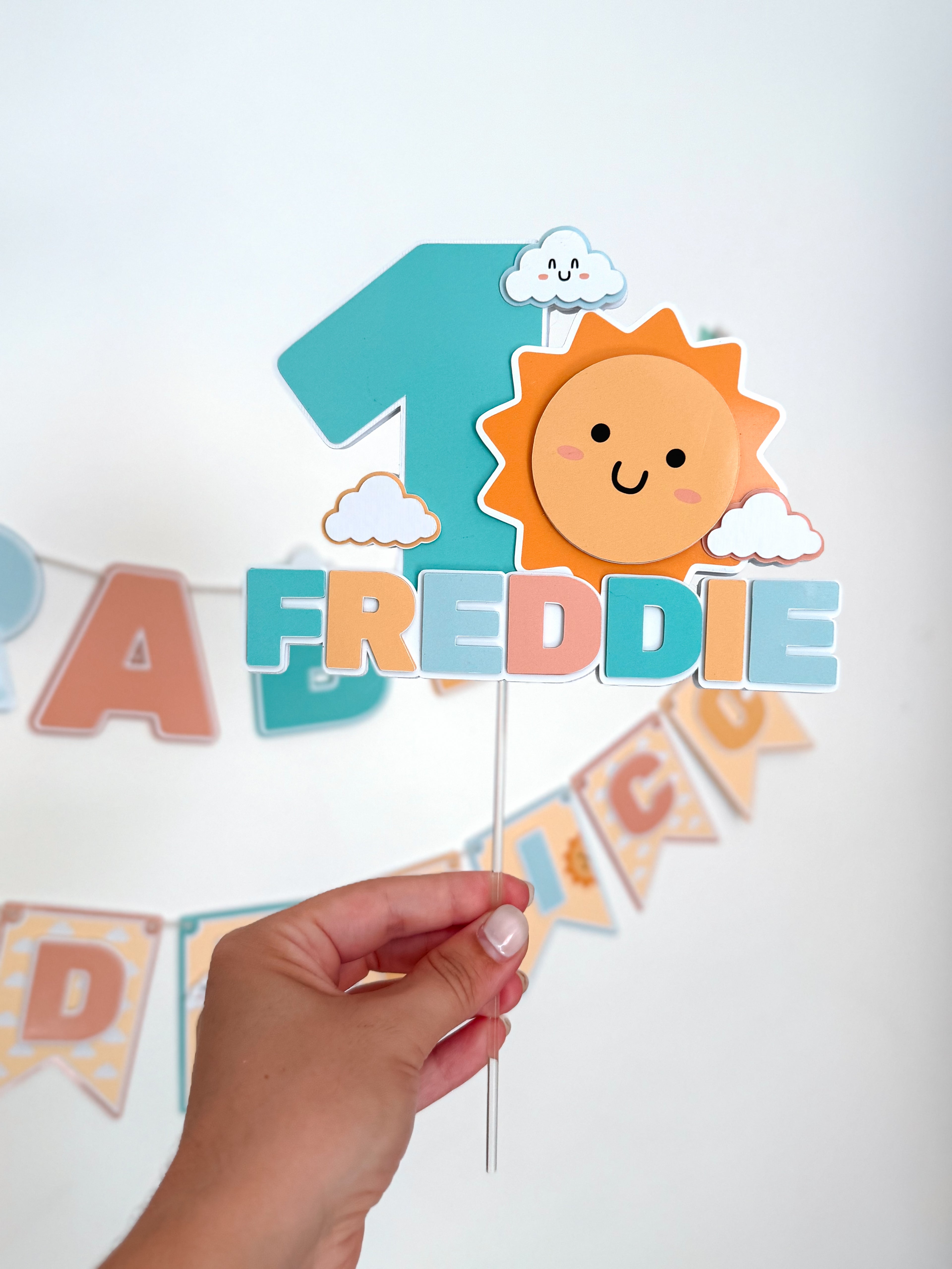 Sol e núvens fofinhos | Topo de bolo premium